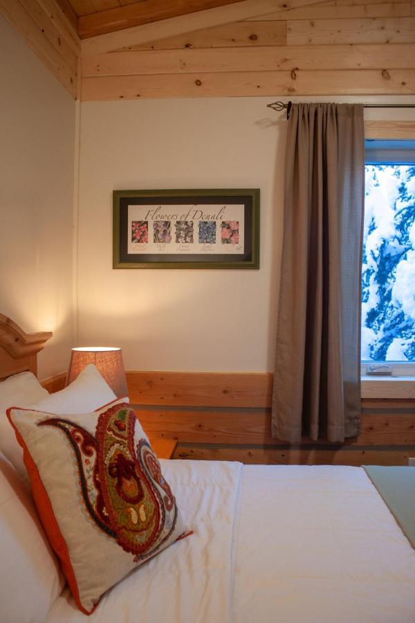 Denali Wild Stay - Moose Cabin, Free Wifi, 2 Private Bedrooms, Sleep 6 Healy Bagian luar foto